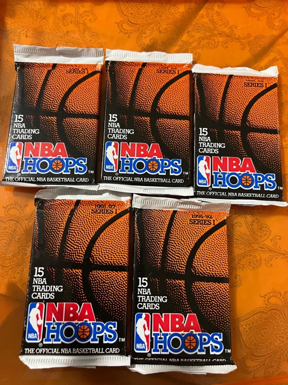 5 NBA 1991-92 Series 1 Hoops Basketball Trading Card Packs - Picture 1 of 2